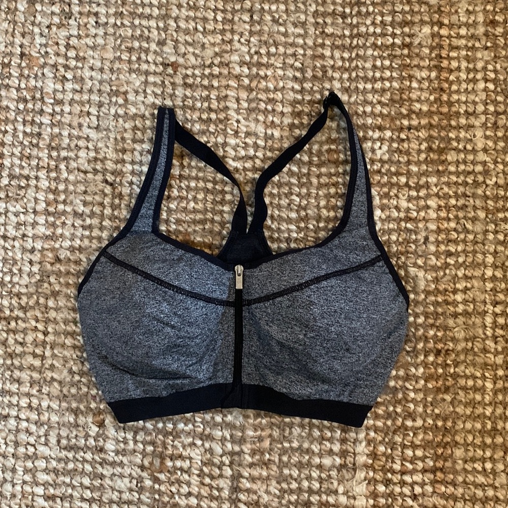 Victoria’s Secret VSX Sport bra. Size 34D.